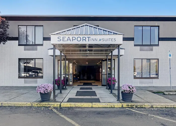Seaport Inn & Suites