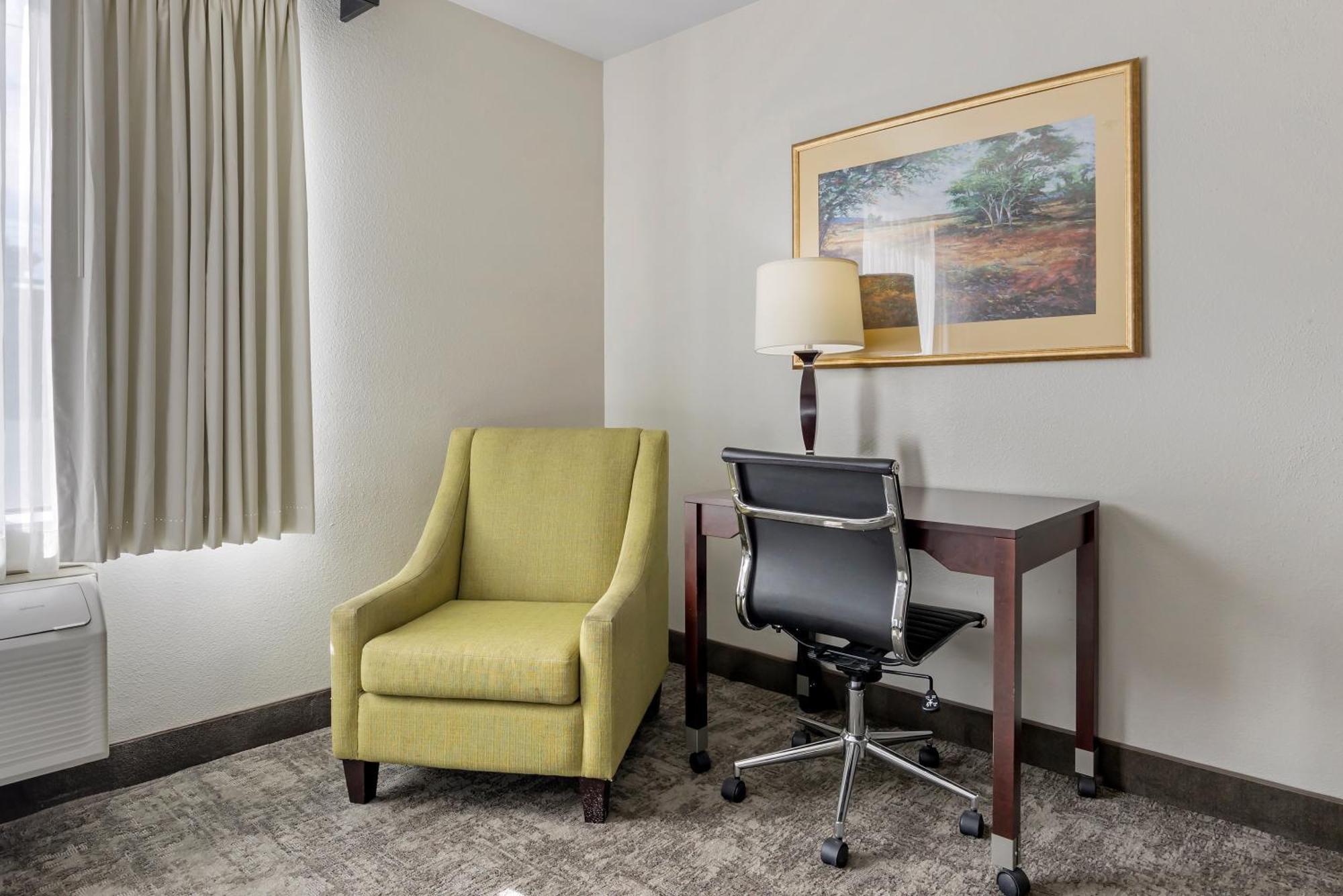 Hotel Seaport & 3*